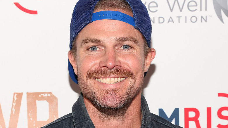 Stephen Amell smiling