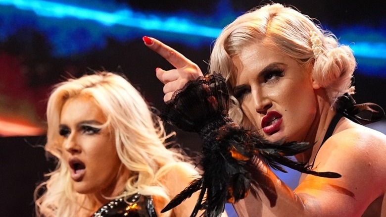 Mariah May and Toni Storm make weird faces