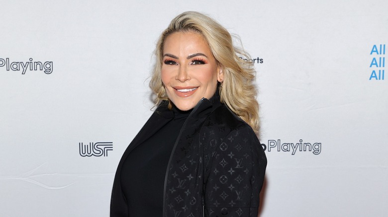 Natalya poses on the red carpet