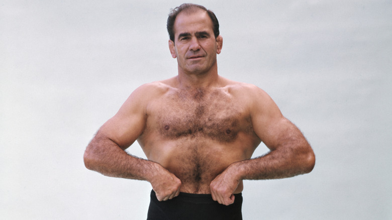 Lou Thesz posing