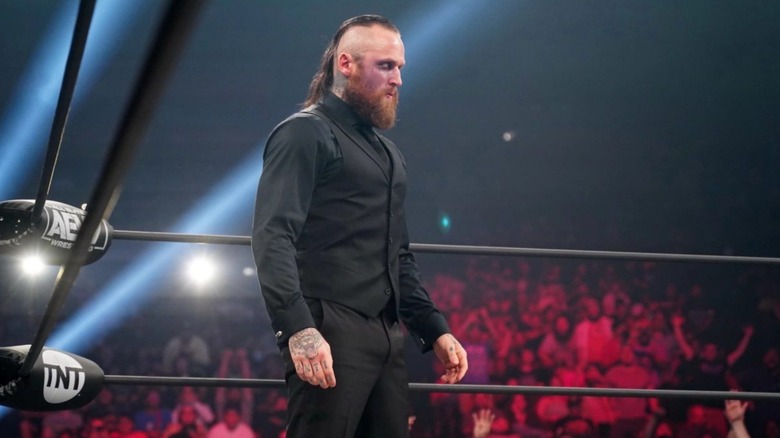 Malakai Black en una dinamita AEW en 2021