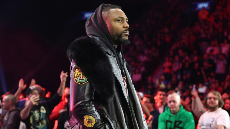 Swerve Strickland on the way to the ring 
