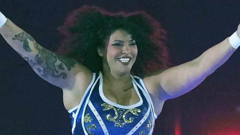 Willow Nightingale makes her entrance at the Tokyo Dome