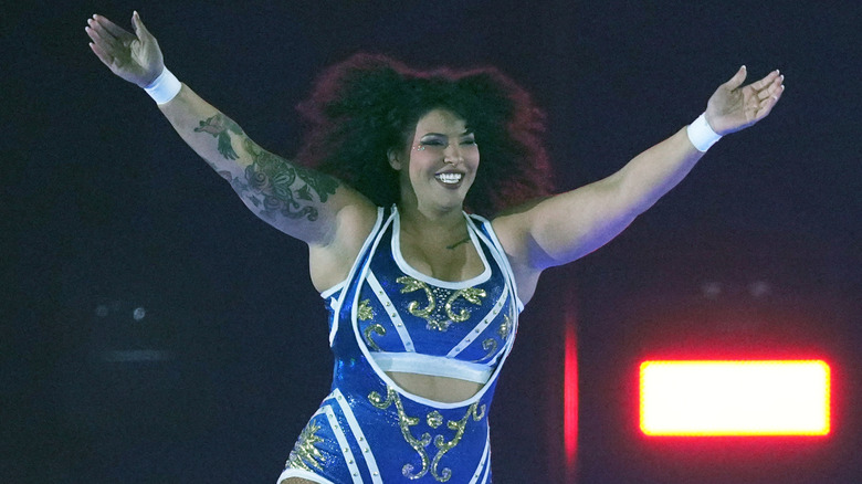 Willow Nightingale makes an entrance
