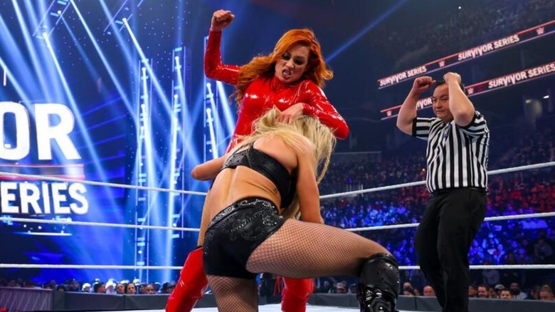 Becky Lynch vs. Charlotte Flair at WWE Survivor Series 2021