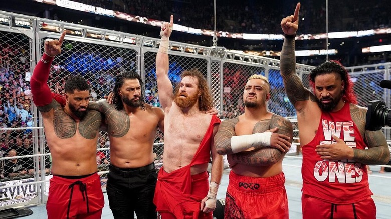 The Bloodline holds up the ones at WWE Survivor Series 2022