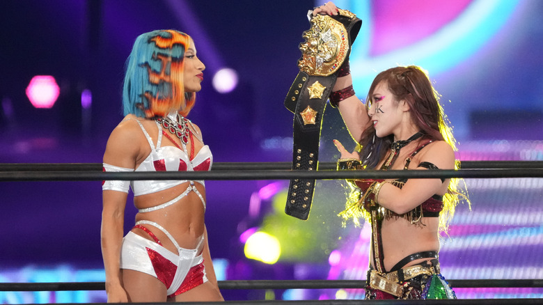 Mercedes Mone faces off with Kairi in NJPW