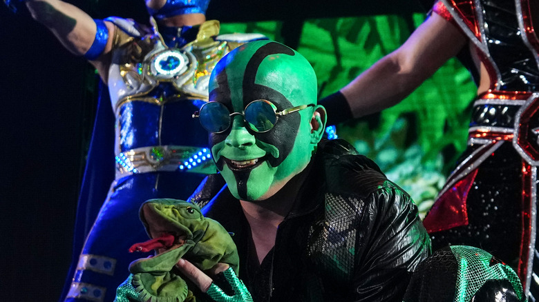 Mr. Iguana and Yezka make their Worlds Collide Entrance