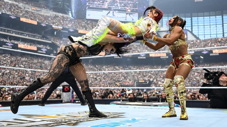 Rhea Ripley vs. IYO SKY vs. Bianca Belair - WrestleMania 41