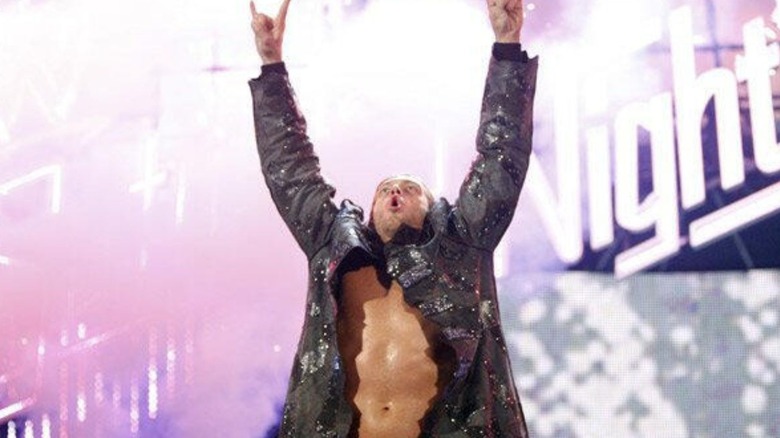 Edge poses on stage for the crowd before heading down to the ring for his match against Jeff Hardy at Saturday Night's Main Event in August 2008.