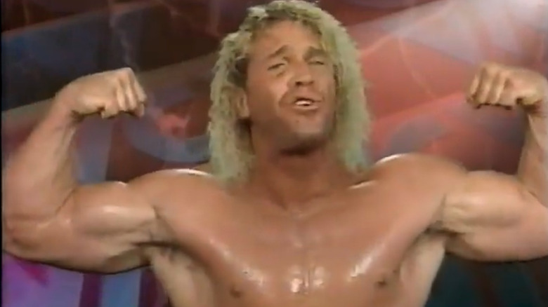 Van Hammer flexing