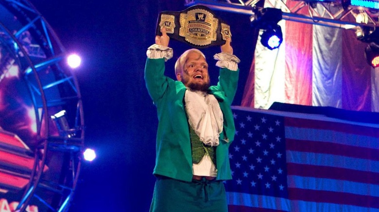 Hornswoggle holds up the Cruiserweight Championship
