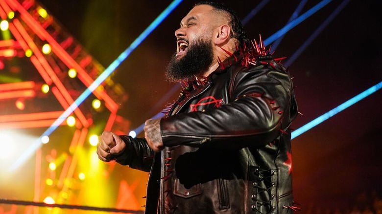 Bronson Reed poses in the ring before a match against Roman Reigns at Crown Jewel 2025.