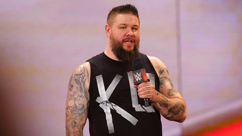 WWE anuncia que Kevin Owens resultó lesionado en SmackDown