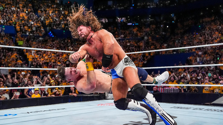 AJ Styles nivela a John Cena