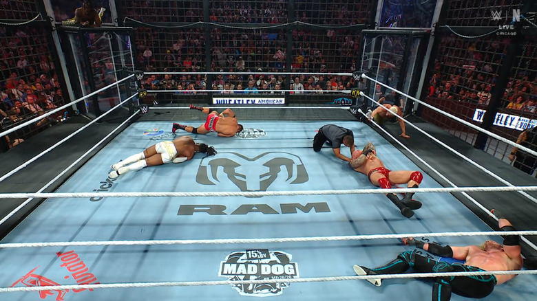 Everyone down on the mat as Evans is on top of the pod