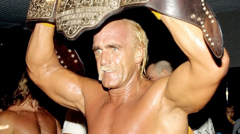 Hulk Hogan posing 