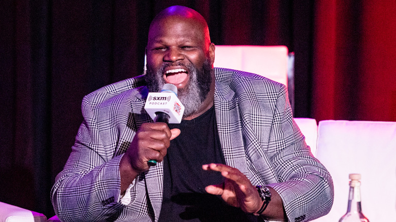 Mark Henry, telling a tale