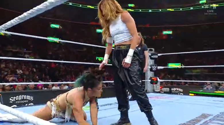 Lynch and Valkyria in the ring