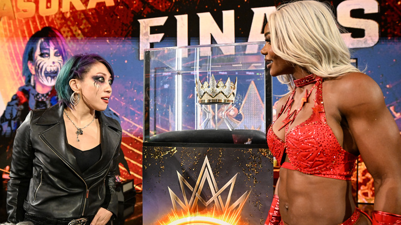 Asuka y Jade Cargill en WWE Raw