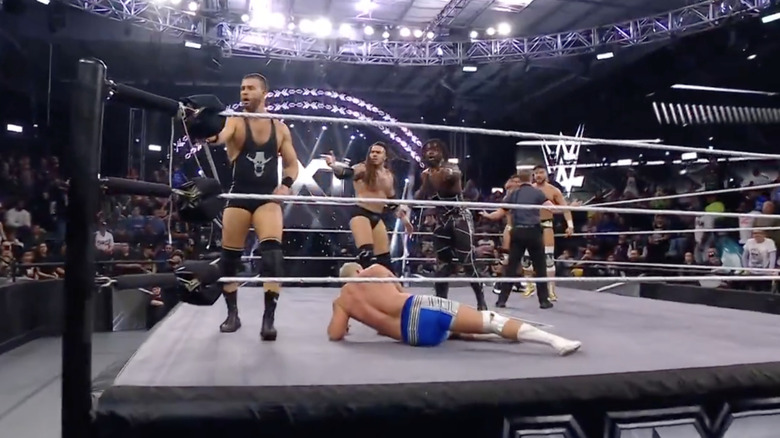 DarkState and Hendry in the ring