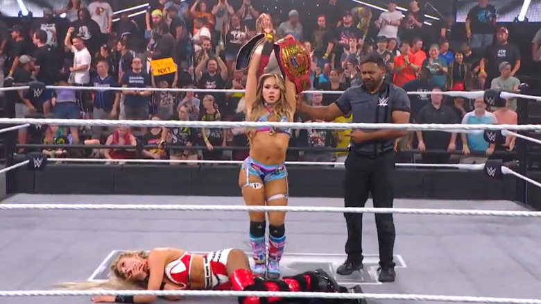Lola Vice celebrates over Izzi Dame