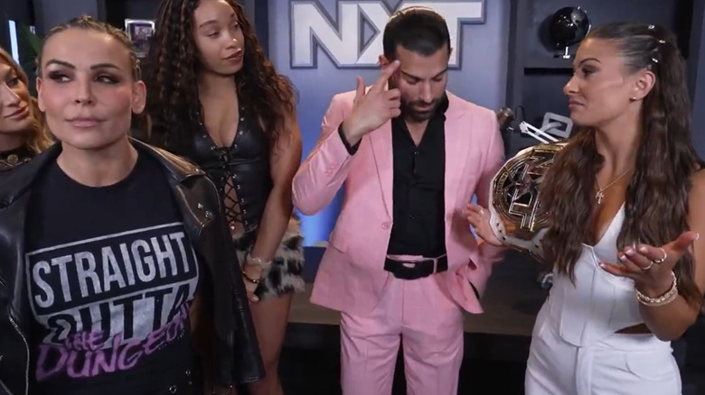 Nattie and Kendal Grey backstage with Robert Stone