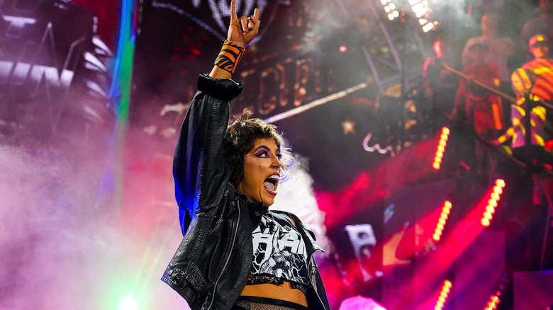 Lizzy Rain makes an entrance