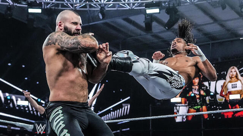EK Prosper dropkicks Niko Vance