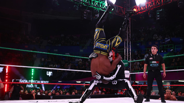 La Parka lays out Apollo Crews