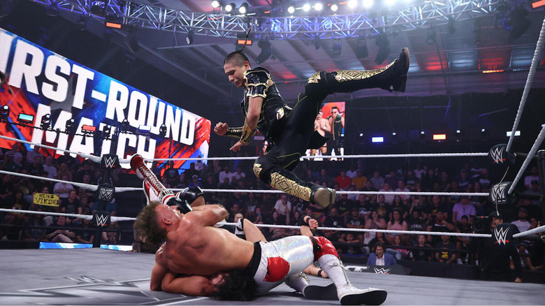 Mini Vikingo prevents Stacks from pinning Starboy
