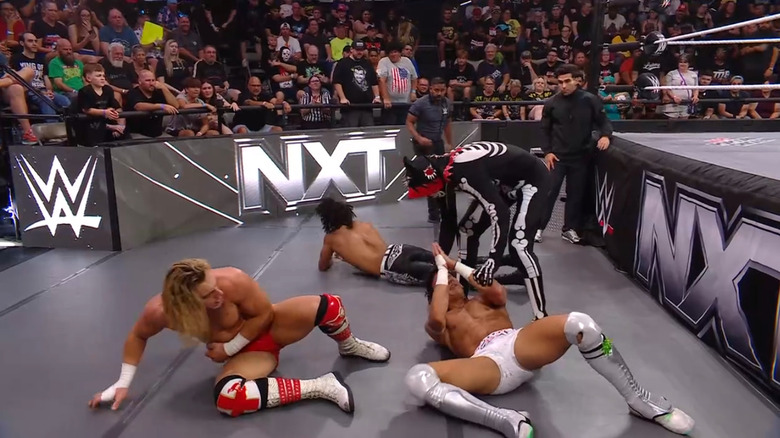 Everyone on the outside of the ring