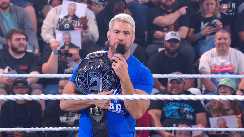 Hendry speaking in the ring