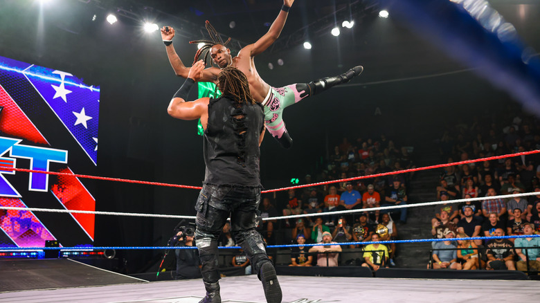 Je'Von Evans takes out Jasper Troy