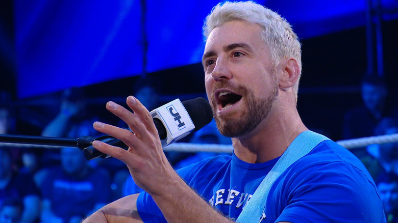 Hendry performing his song