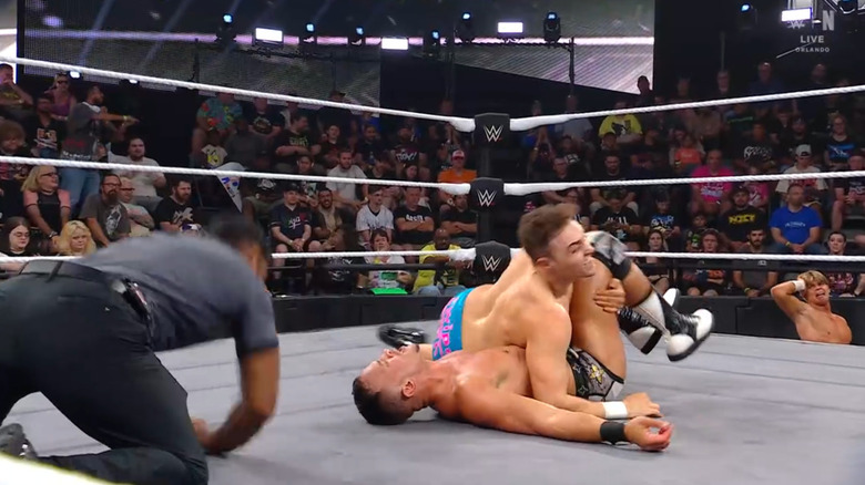 Smokes pinning Saints
