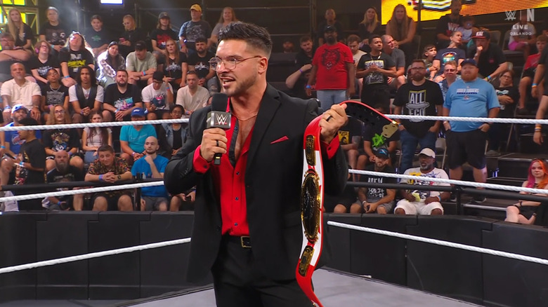 Page speaking in the ring