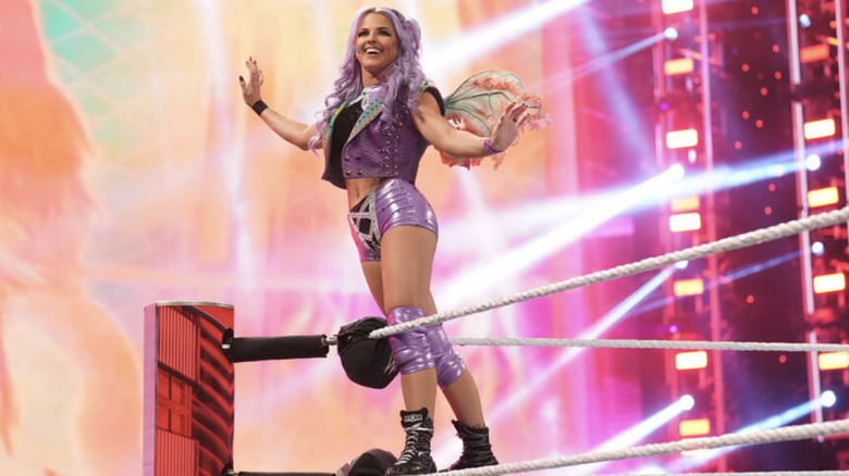 LeRae posing on the ropes