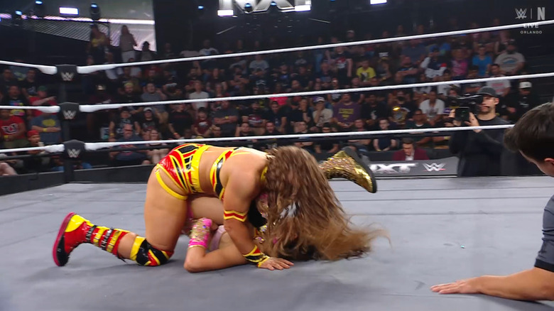 Jordynne pinning Arianna