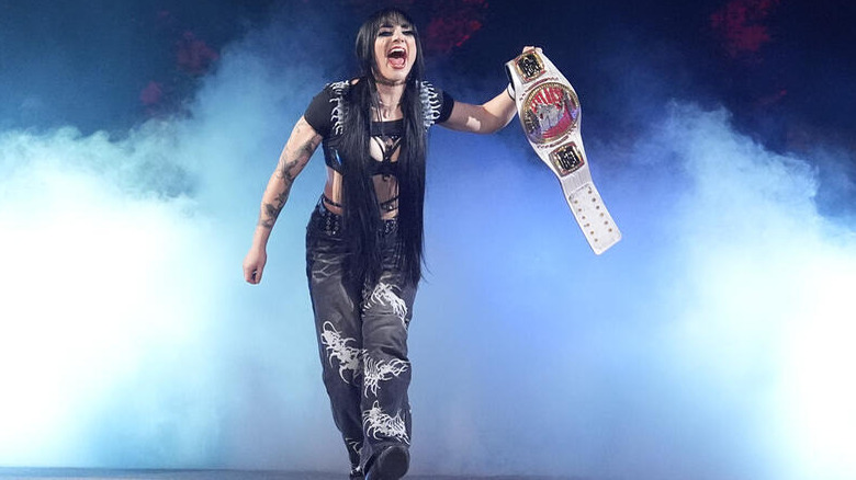 Tatum Paxley holds up the women's North American title on "WWE NXT"