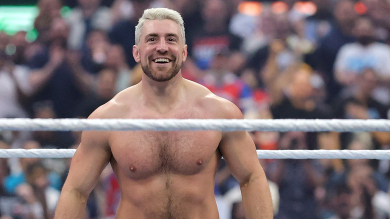 Joe Hendry smiles like a doofus