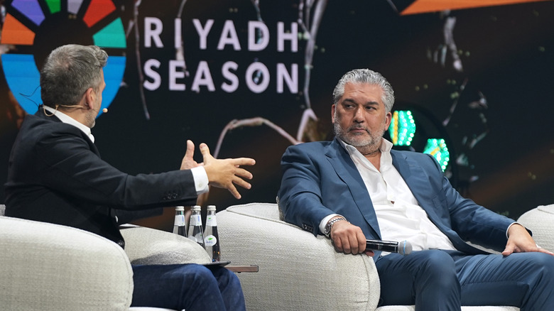 Max Kellerman e o presidente da WWE, Nick Khan, falam sobre a chegada da WrestleMania 43 à Arábia Saudita em 2025 