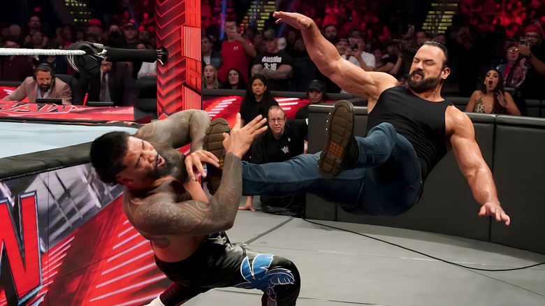 Drew McIntyre kicks Jey Uso