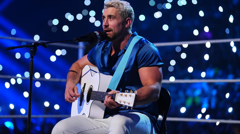 Joe Hendry sings and plays guitar in the ring on "WWE Raw"