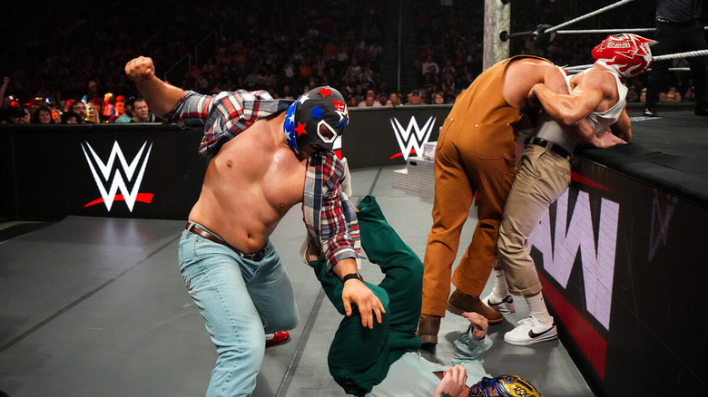 The Creed Brothers battle Rayo and Bravo Americano outside the ring on "WWE Raw"