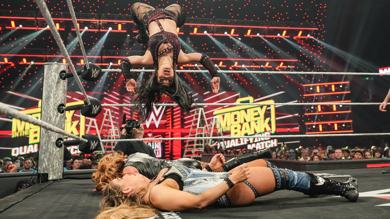 Roxanne Perez hits a moonsault on Natalya on "WWE Raw"