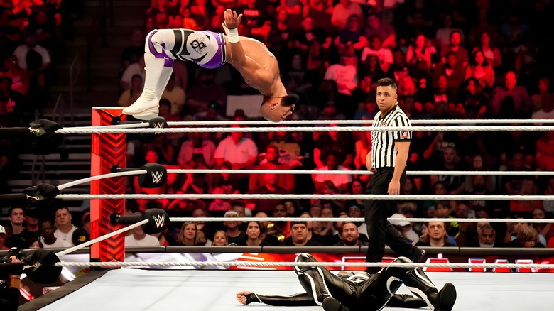 Ricochet moonsaults onto Shinsuke Nakamura