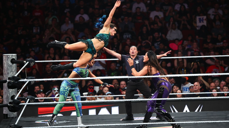 Lyra Valkyria & Bayley double team Raquel Rodriguez
