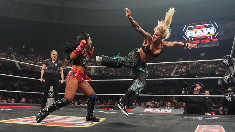 Sol Ruca kicks Roxanne Perez on "WWE Raw"