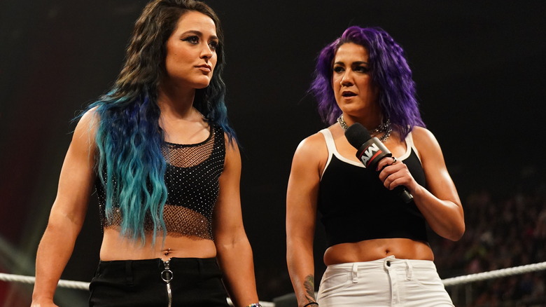 Lyra Valkyria and Bayley